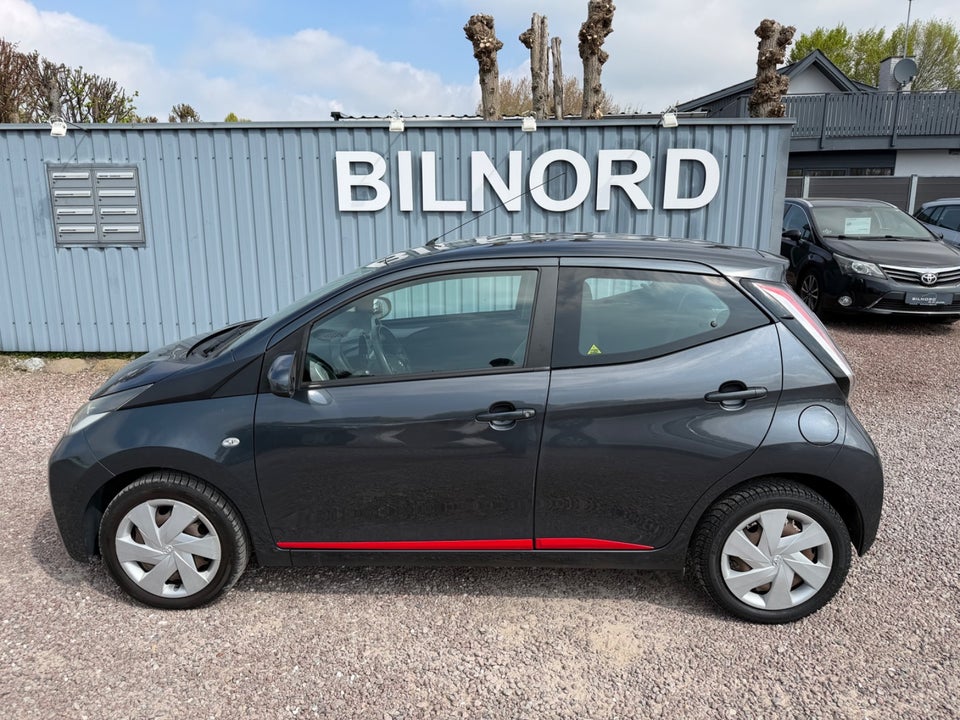 Toyota Aygo 1,0 VVT-i x-play x-touch 5d