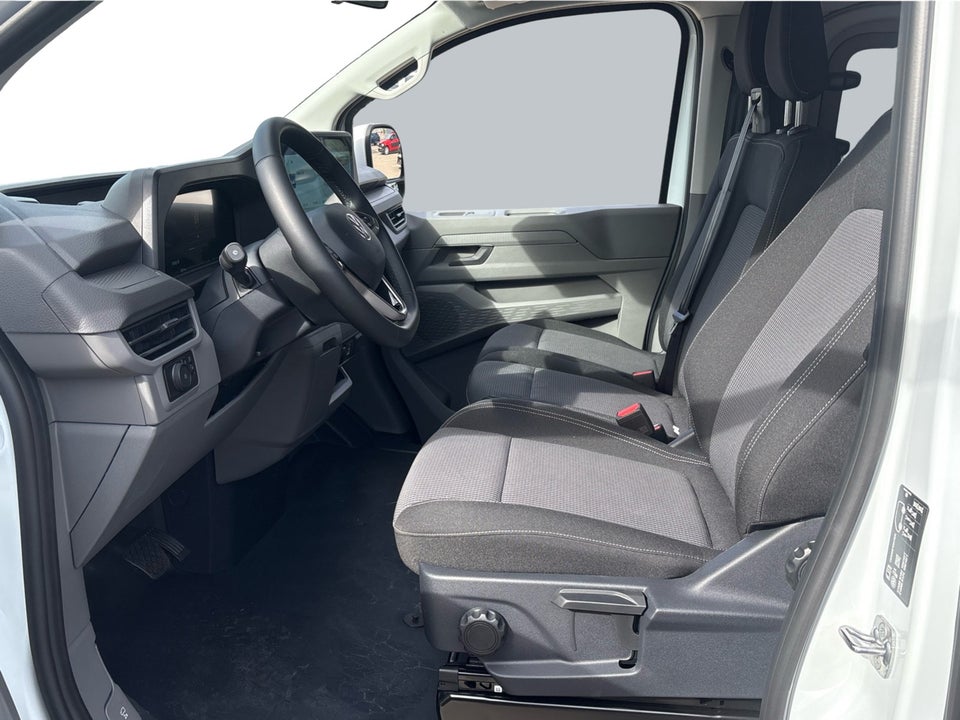 VW e-Caravelle 64 Basis SWB