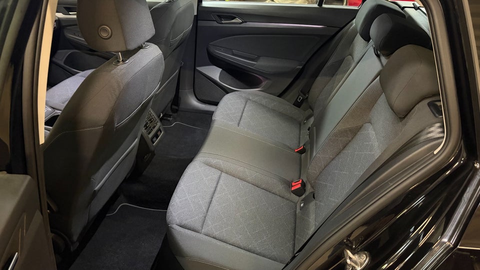 VW Golf VIII 1,5 eTSi 130 Life Variant DSG 5d