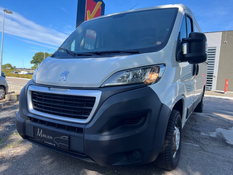 Peugeot Boxer 330 2,0 BlueHDi 130 L2H1 Premium