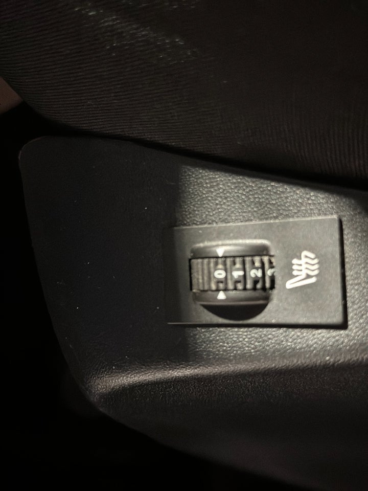 Peugeot 208 1,2 VTi 82 Active GO 5d