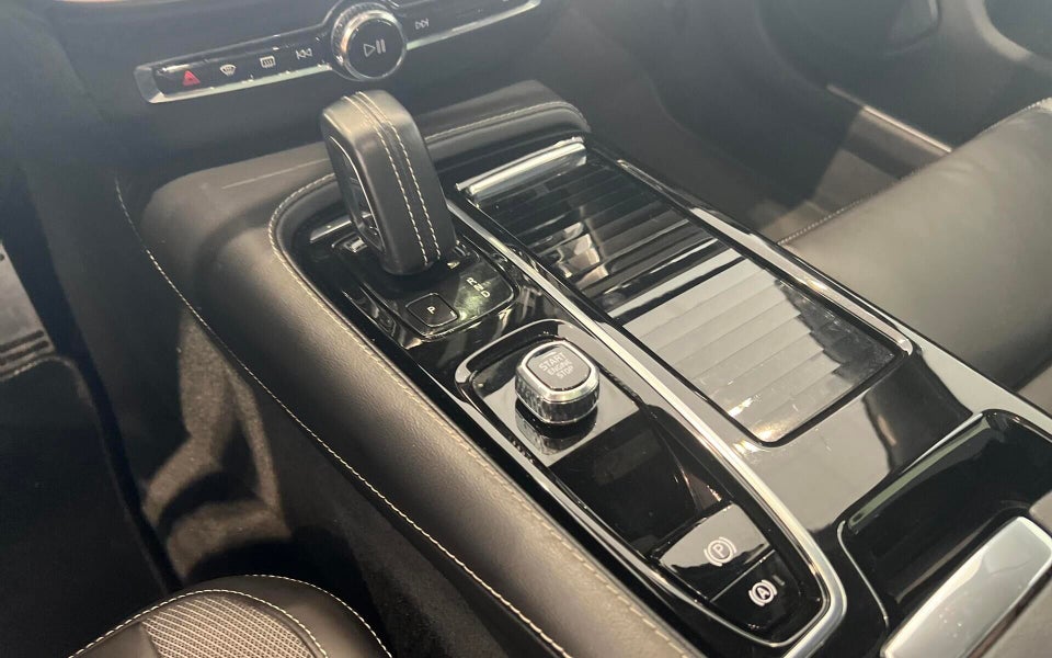 Volvo V60 2,0 T6 ReCharge R-Design aut. AWD 5d