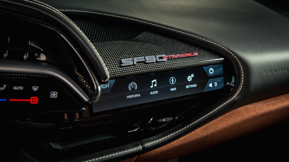 Ferrari SF90 Stradale 4,0 DCT 2d