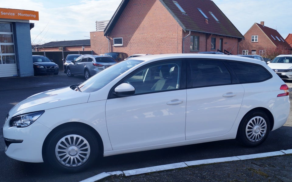 Peugeot 308 1,2 e-THP 110 Active SW 5d