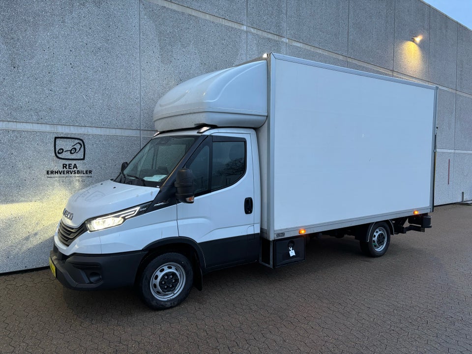 Iveco Daily 3,0 35S18 4100mm Box m/lift AG8