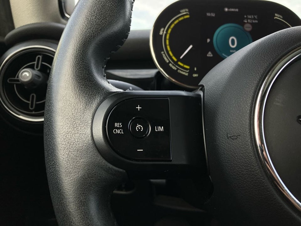 MINI Cooper SE Camden Edition 3d