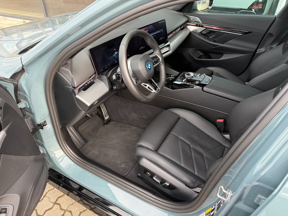 BMW i5 eDrive40 Touring Fully Charged 5d