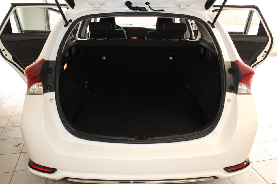 Toyota Auris 1,8 Hybrid H2 Touring Sports CVT 5d