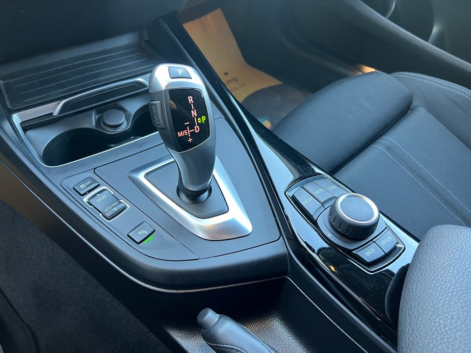 BMW 118d 2,0 Connected aut. 5d