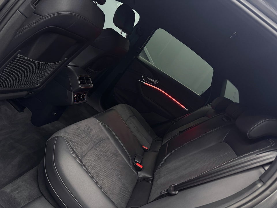 Audi Q8 e-tron 55 S-line quattro 5d