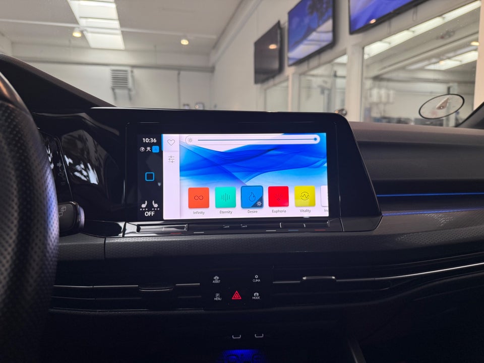 VW Golf VIII 1,4 GTE DSG 5d