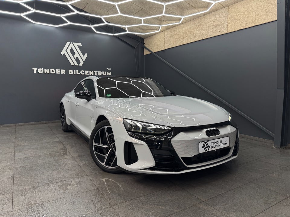 Audi e-tron GT quattro 4d