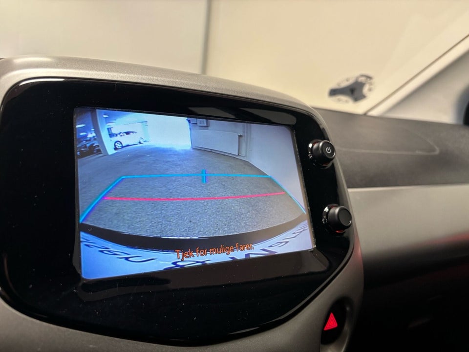 Toyota Aygo 1,0 VVT-i x-play x-touch 5d