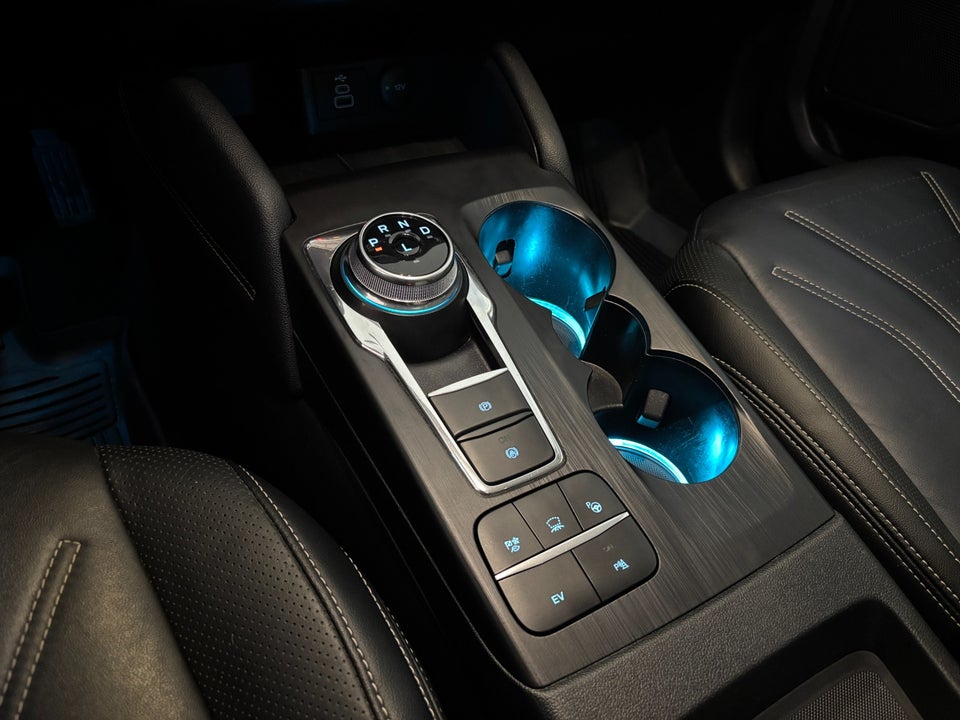 Ford Kuga 2,5 PHEV Vignale CVT 5d