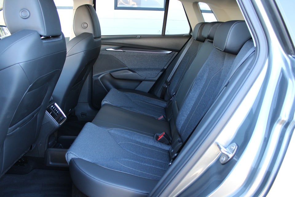 Skoda Elroq 85 iV Premium Advanced 5d