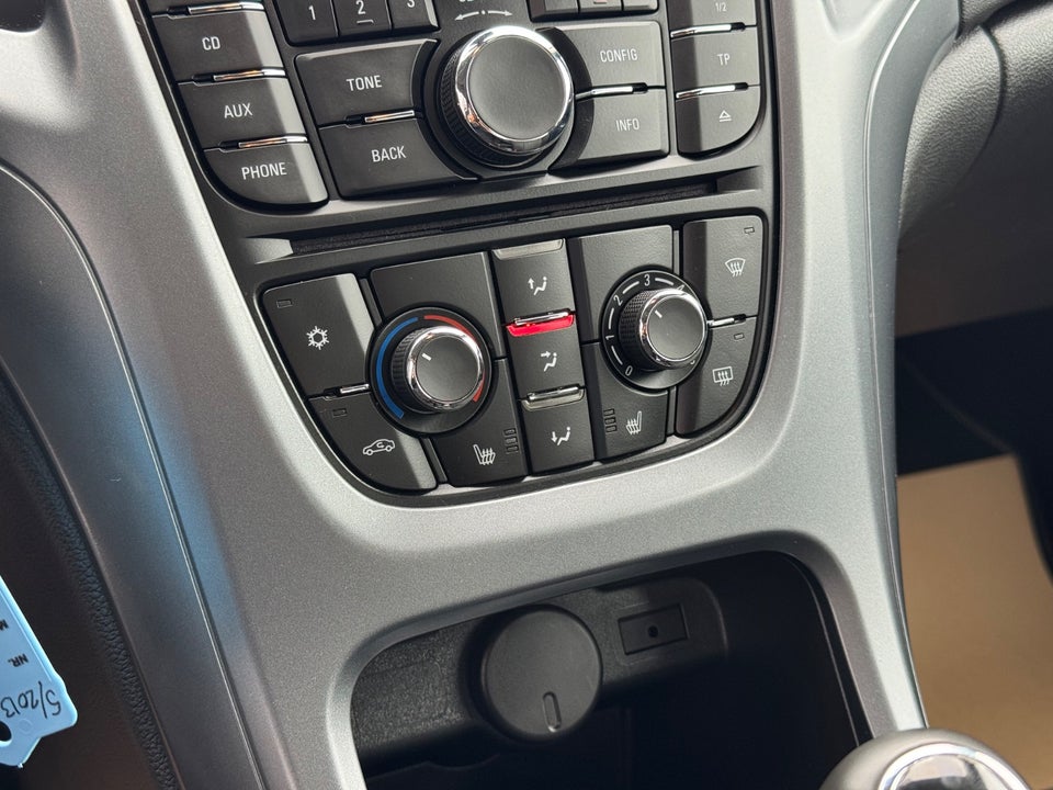 Opel Astra 1,4 T 140 Enjoy 4d