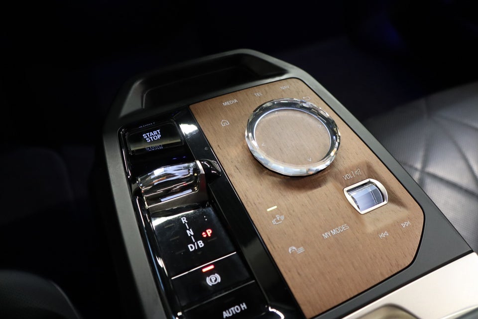 BMW iX xDrive40 Fully Charged 5d