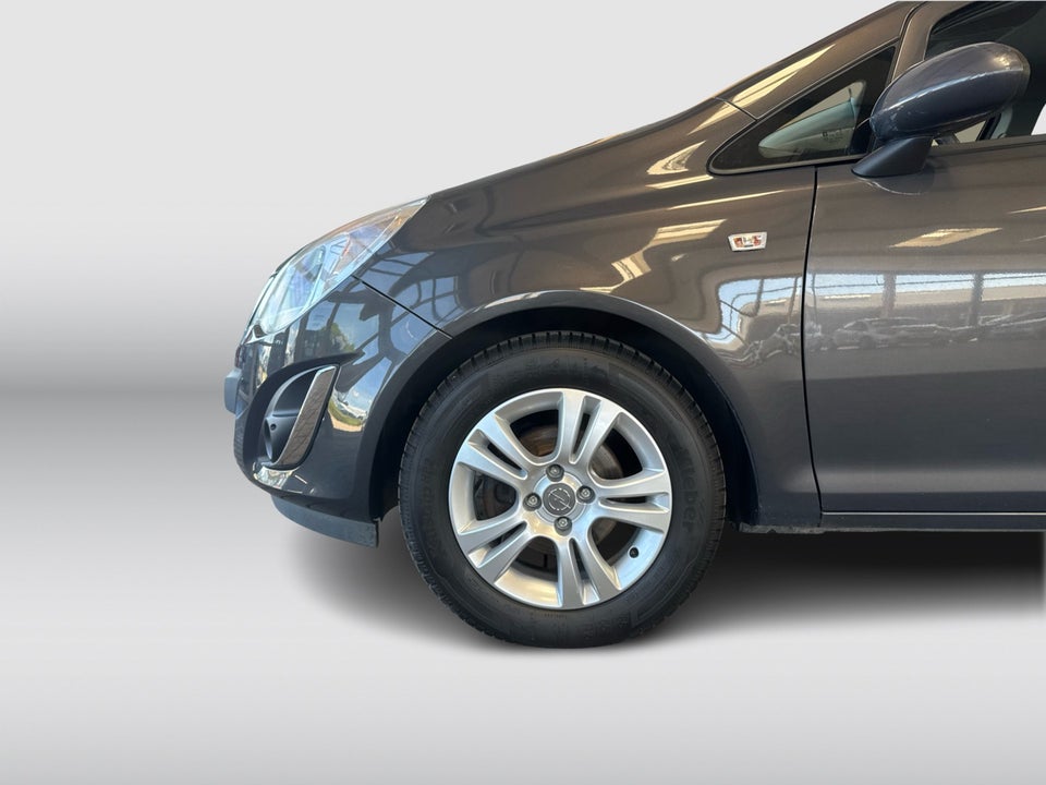 Opel Corsa 1,4 16V Cosmo 5d