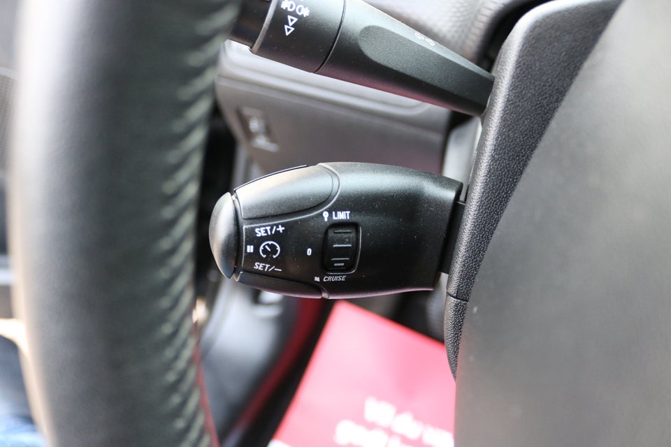 Peugeot 2008 1,2 VTi 82 Motion+ 5d