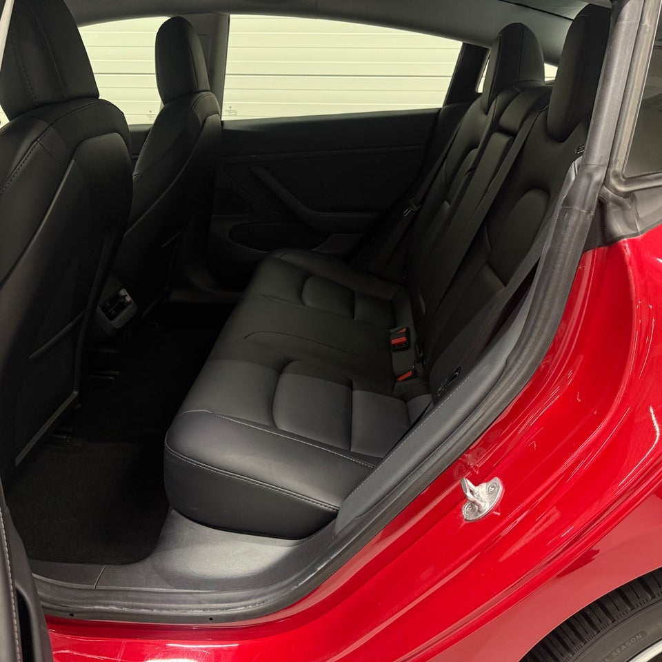 Tesla Model 3 Long Range AWD 4d