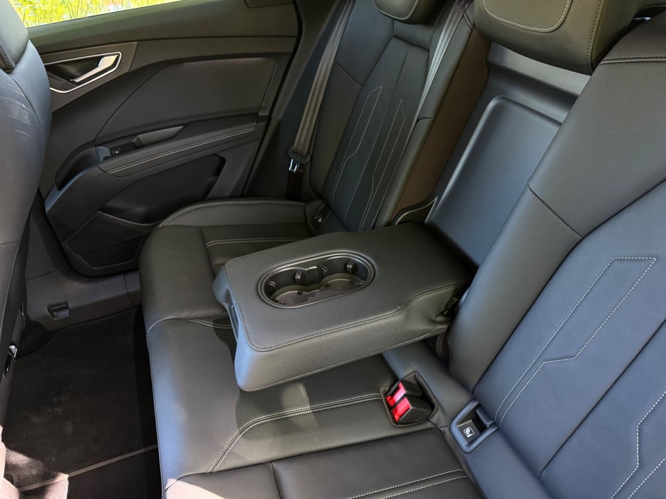 Audi Q4 e-tron 35 S-line 5d