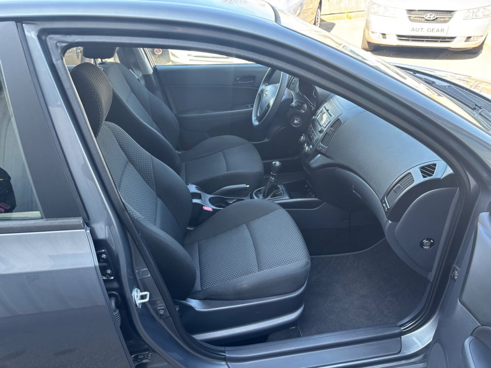 Hyundai i30 1,6 CRDi 90 Comfort 5d