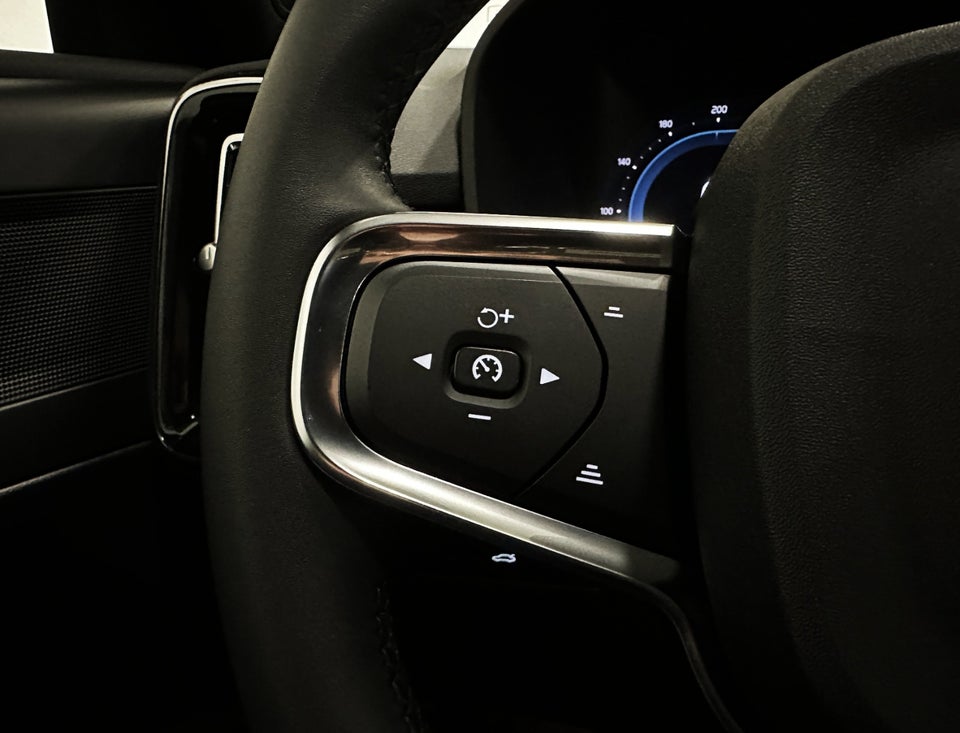 Volvo XC40 ReCharge Extended Range Plus 5d