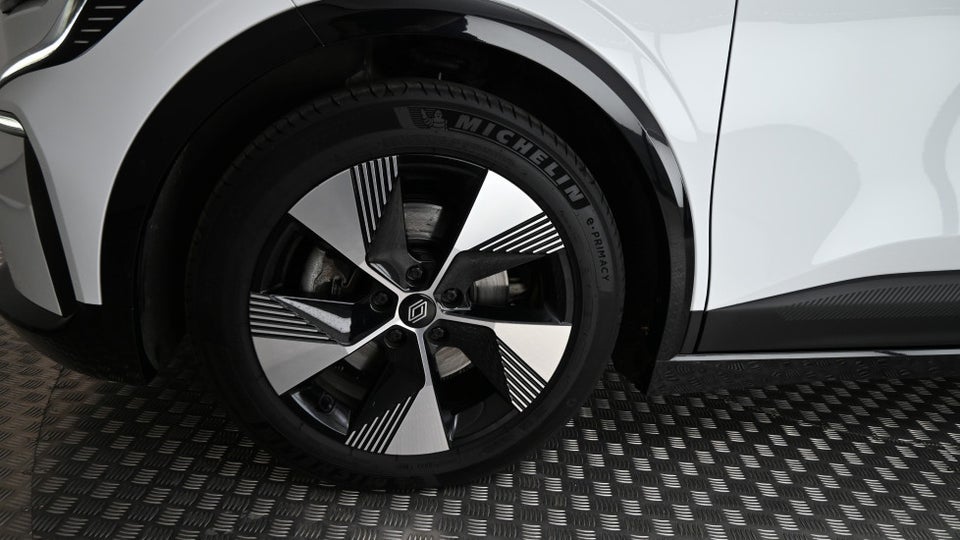 Renault Megane E-Tech 60 Equilibre 5d