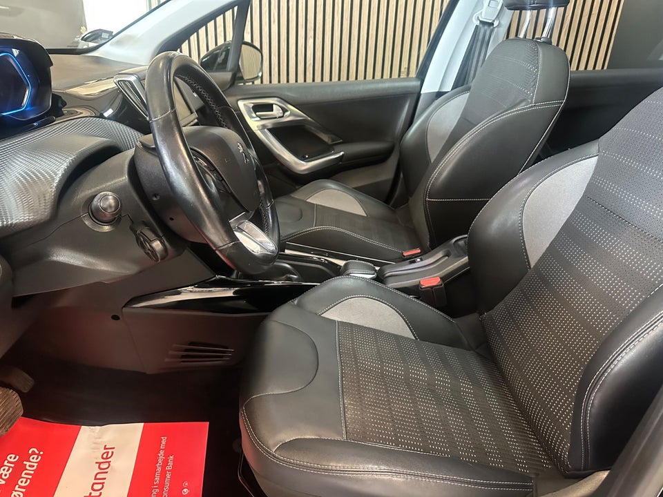 Peugeot 2008 1,2 e-THP 110 Allure Sky EAT6 5d