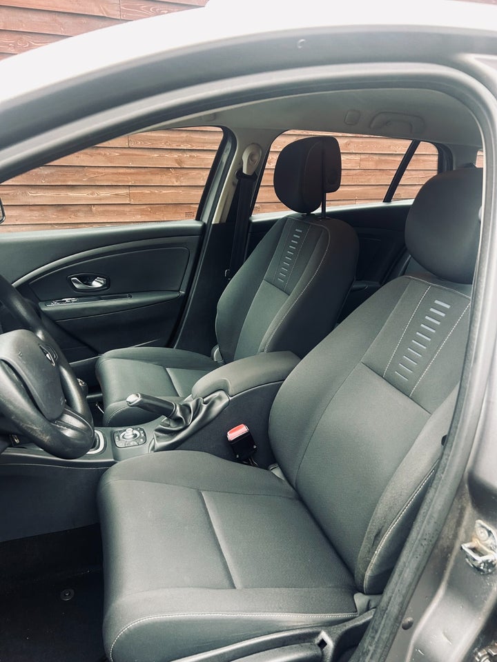 Renault Megane III 1,5 dCi 110 Authentique Sport Tourer 5d