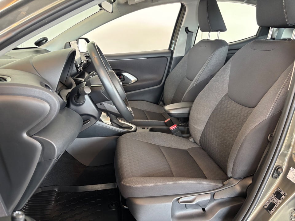 Toyota Yaris 1,5 Hybrid Active e-CVT 5d