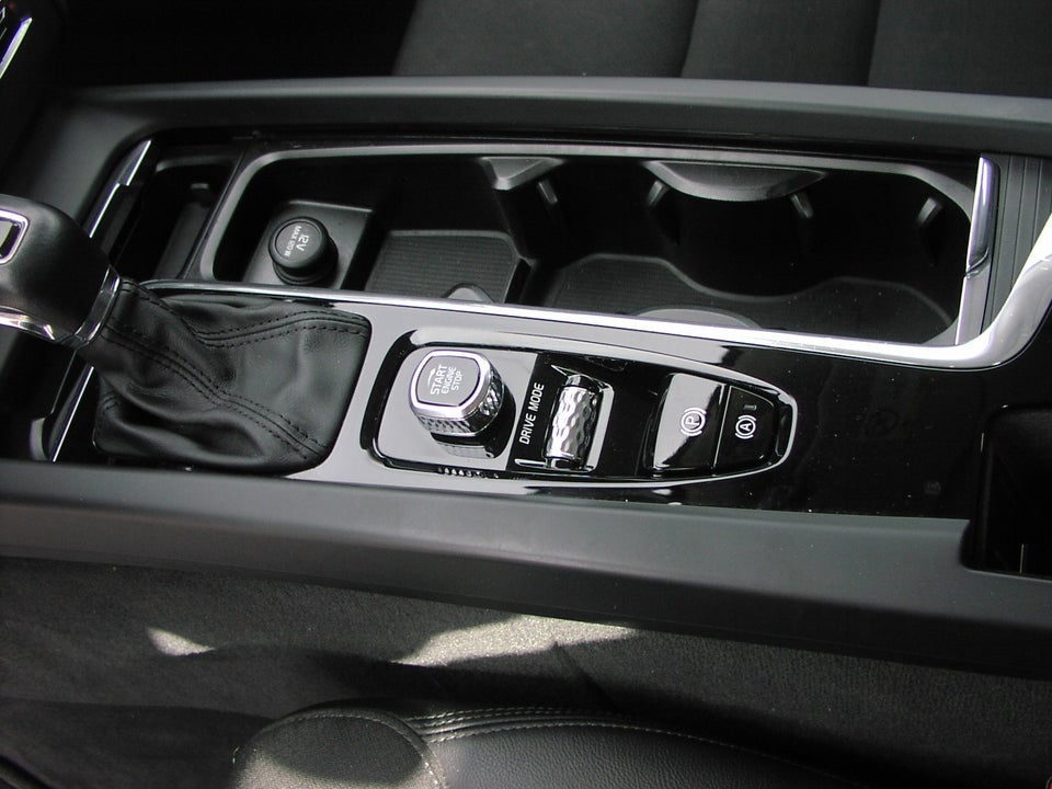 Volvo XC60 2,0 D4 190 Momentum aut. AWD 5d