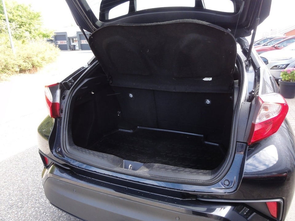 Toyota C-HR 1,8 Hybrid C-ULT CVT 5d