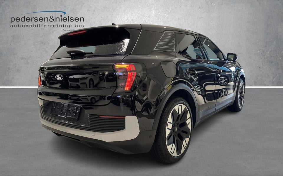 Ford Explorer 82 Premium Extended Range 5d