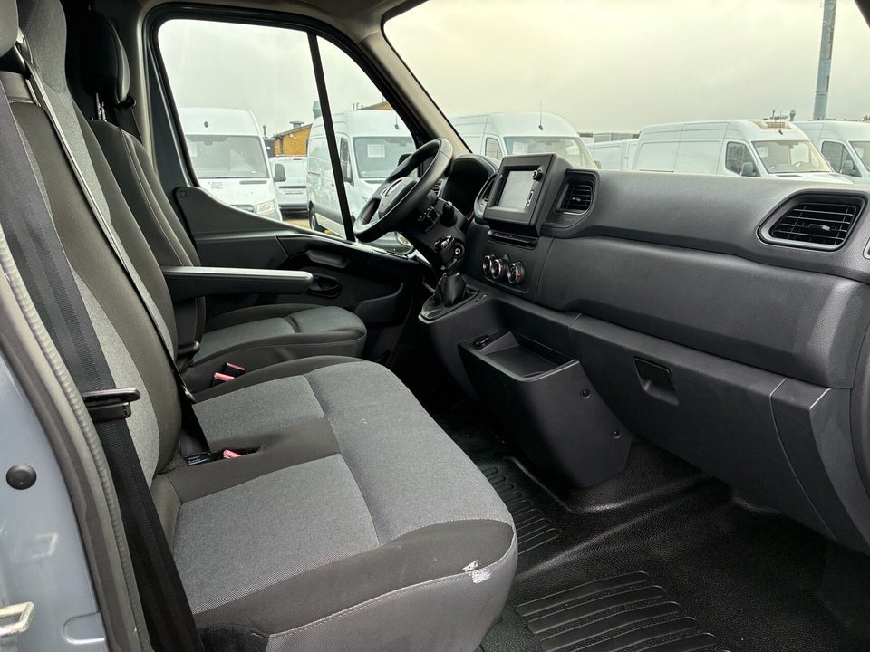 Renault Master IV T35 2,3 dCi 180 L3H2 Kassevogn
