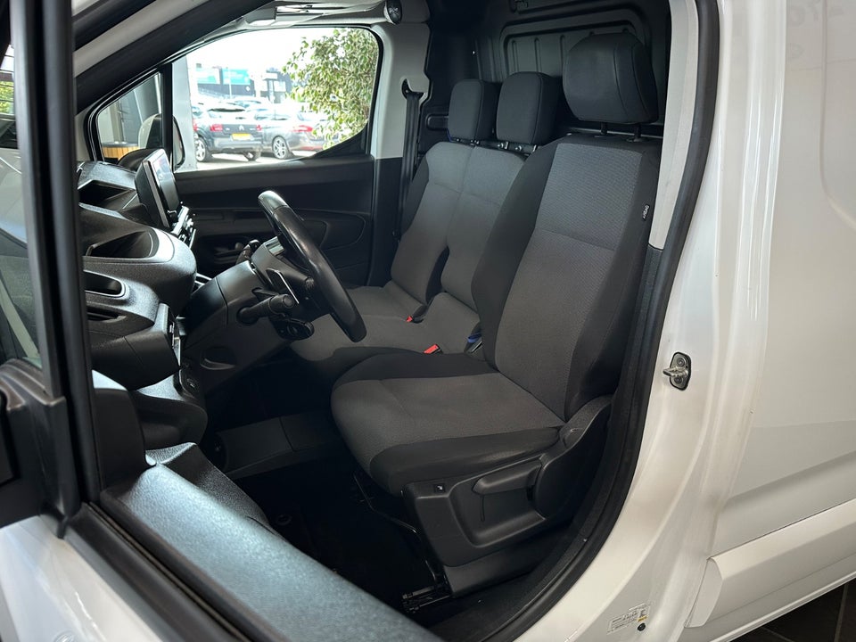 Peugeot Partner 1,5 BlueHDi 130 L2V2 Ultimate EAT8 Van