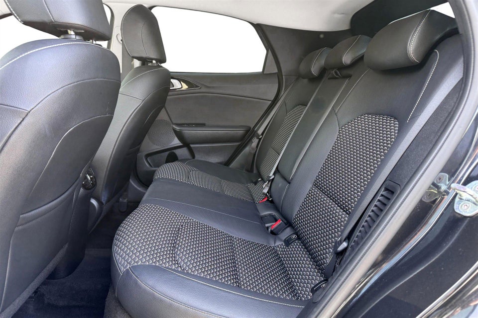 Kia XCeed 1,6 PHEV Upgrade DCT 5d