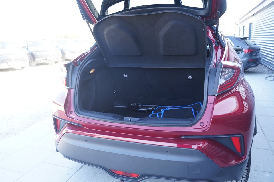 Toyota C-HR 1,8 Hybrid Premium Selected CVT 5d