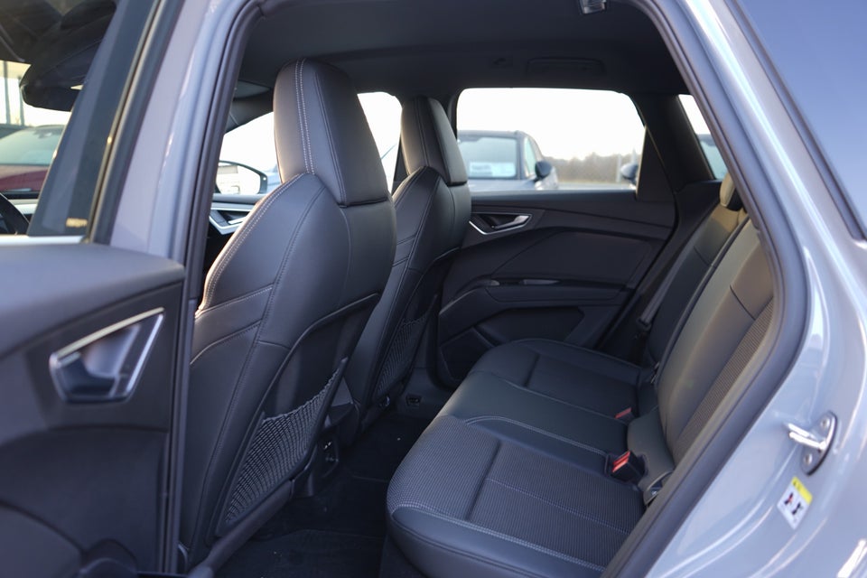 Audi Q4 e-tron 40 S-line 5d