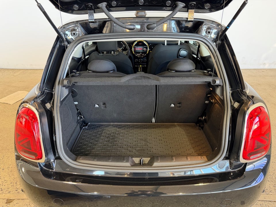 MINI Cooper SE Essential 3d