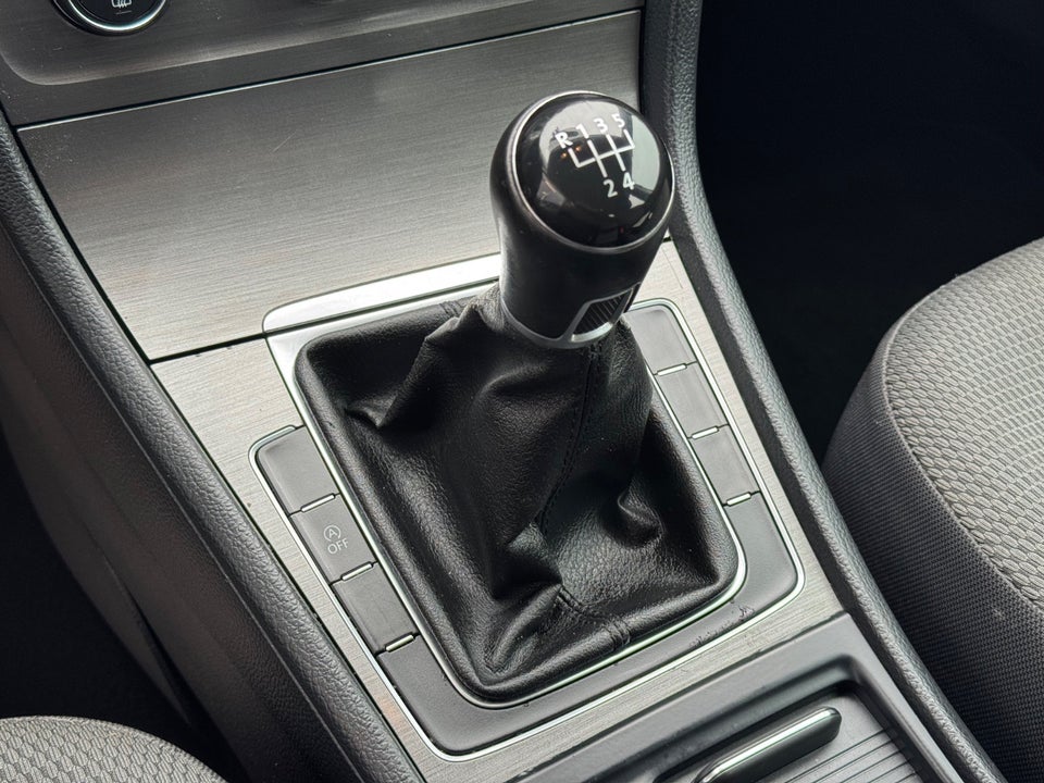 VW Golf VII 1,6 TDi 105 Comfortline BMT 5d