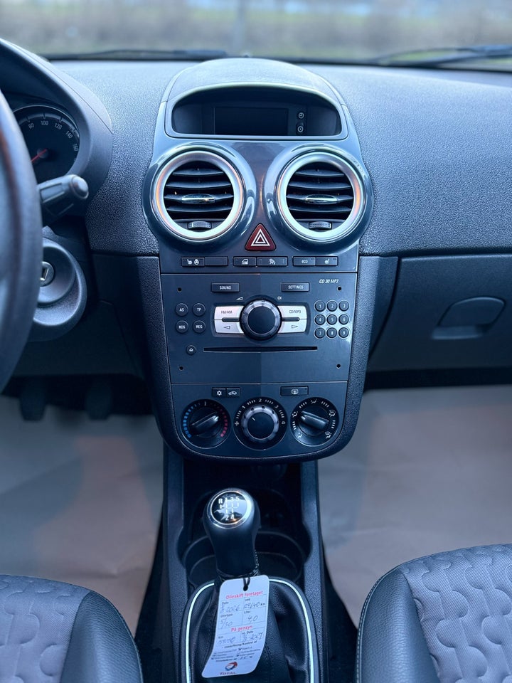 Opel Corsa 1,2 16V Cosmo 5d