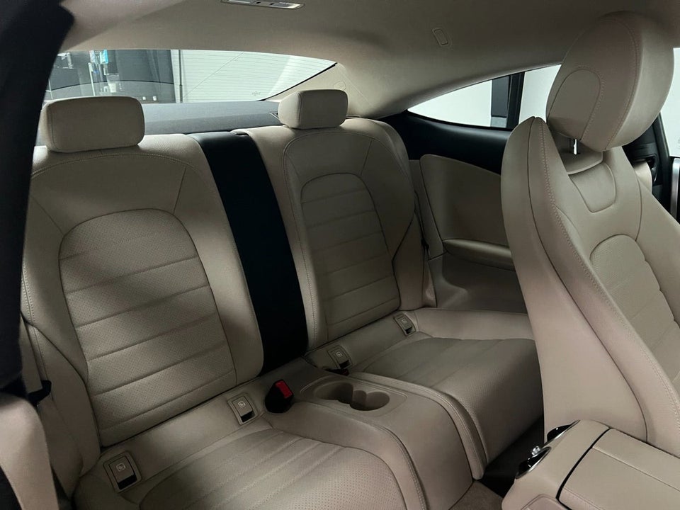 Mercedes C300 2,0 Coupé aut. 2d