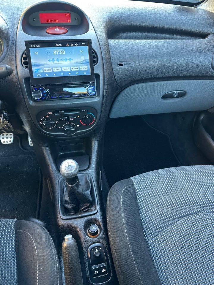 Peugeot 206 1,6 16V CC 2d