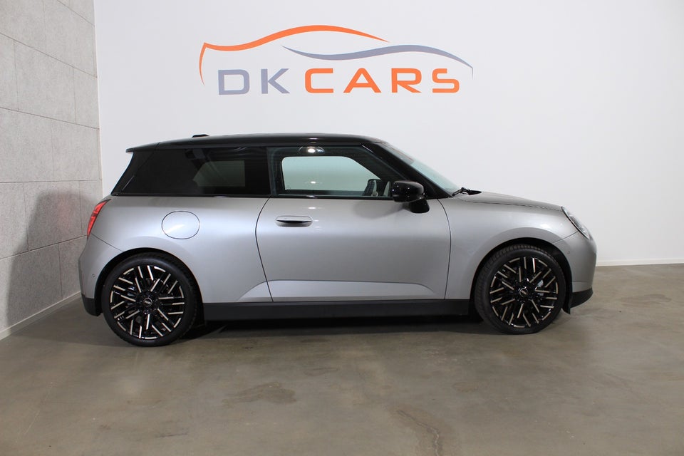 MINI Cooper SE Favoured Trim XL 3d