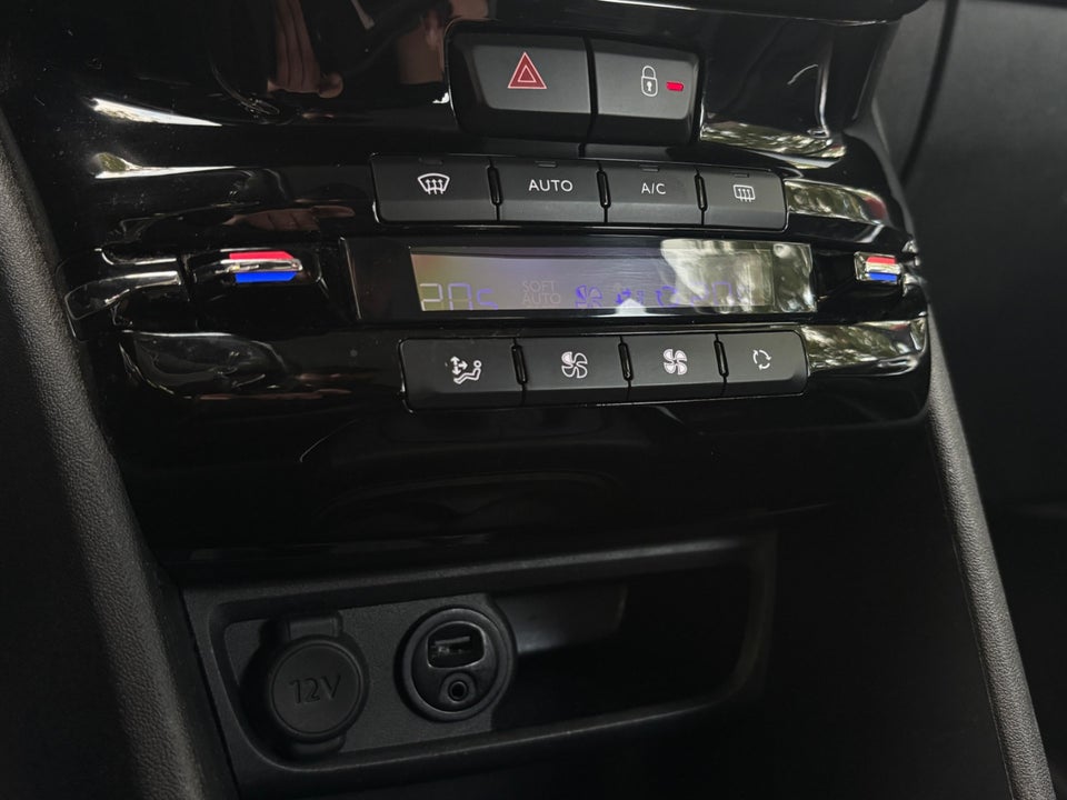 Peugeot 2008 1,2 e-THP 110 Allure 5d