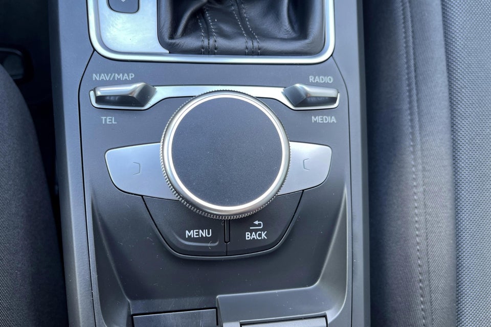 Audi Q2 35 TFSi Prestige S-tr. 5d