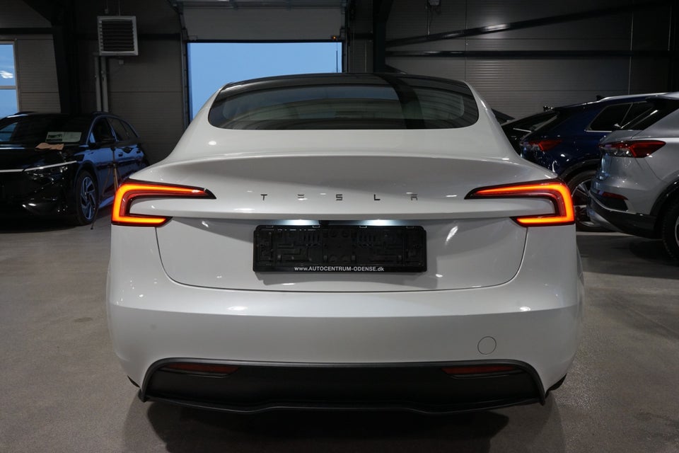 Tesla Model 3 RWD 4d