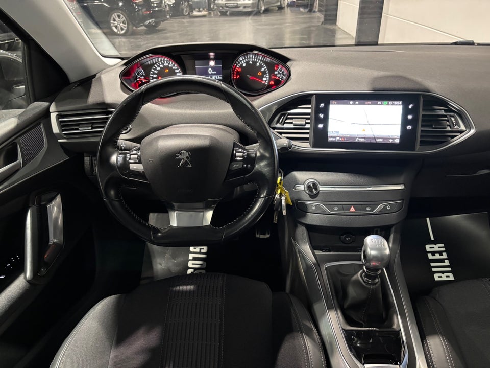 Peugeot 308 1,2 PureTech 130 Infinity SW 5d