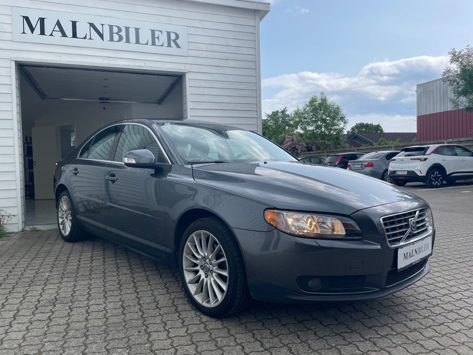 Volvo S80 2,5 T Momentum aut. 4d